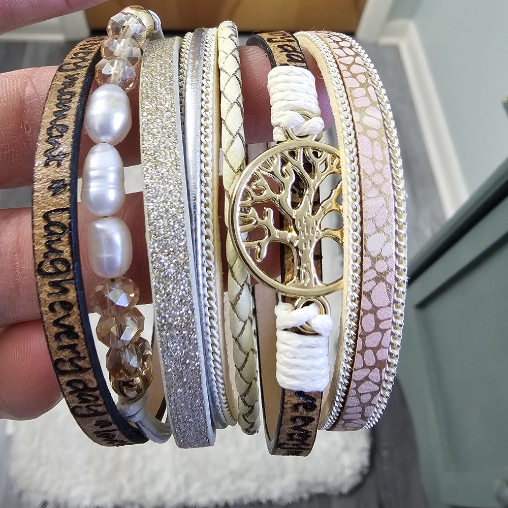 Womens snap one bracelet